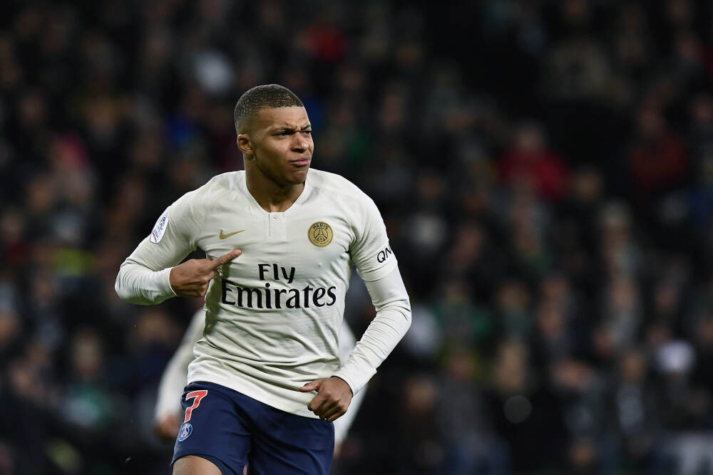 长165米，比052D型长了6米，新一代驱逐舰，到底有多强悍？